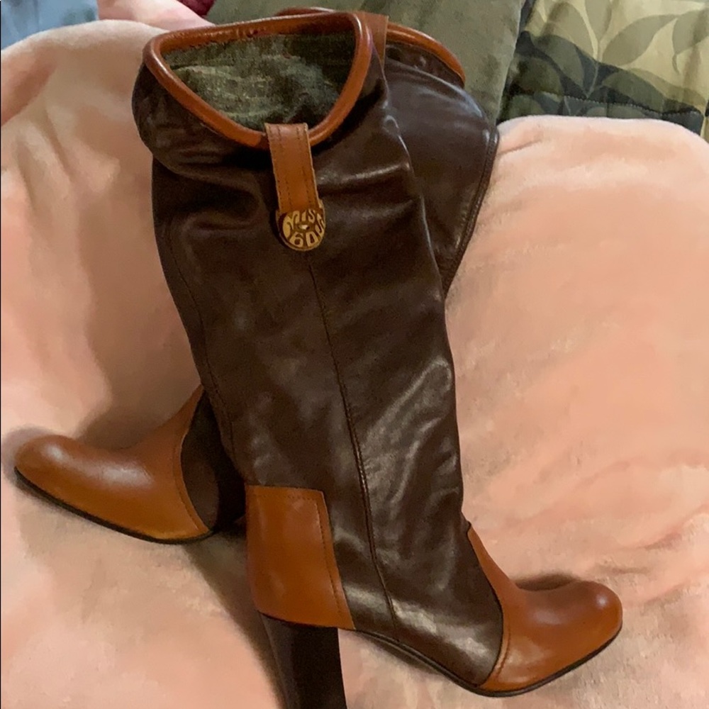Boots - Picture 2 of 5